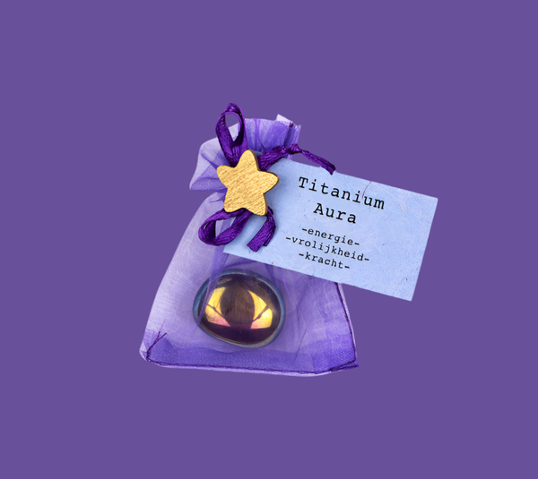 Zaksteen cuddle stone titanium aura