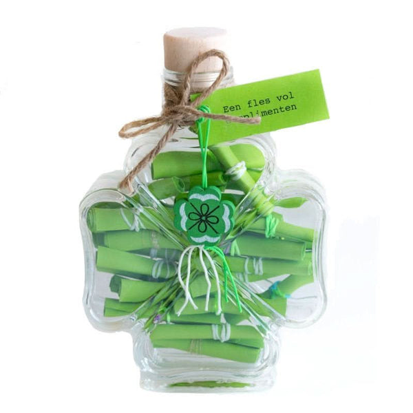 Une bouteille pleine de compliments